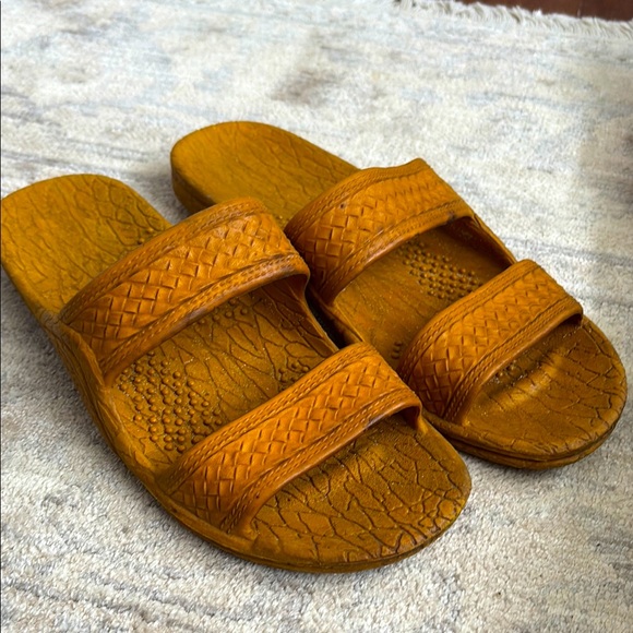 Pali Hawaii Sandals - Picture 1 of 4